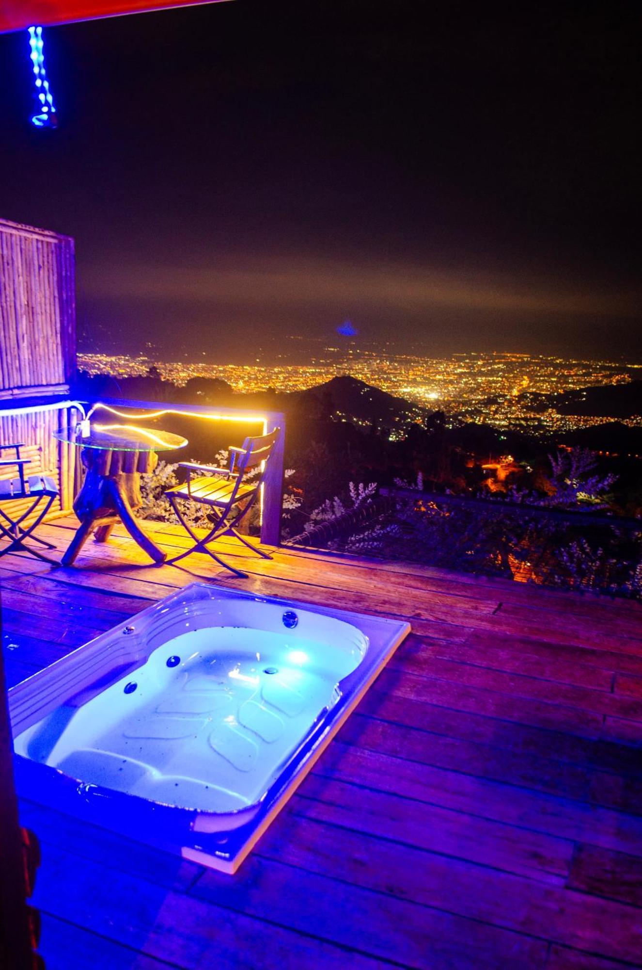 Romero Glamping Y * Cali