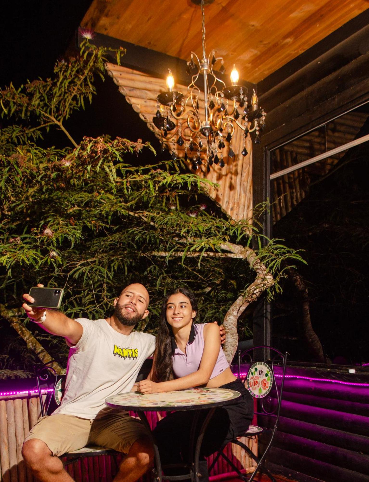 Romero Glamping Y * Cali