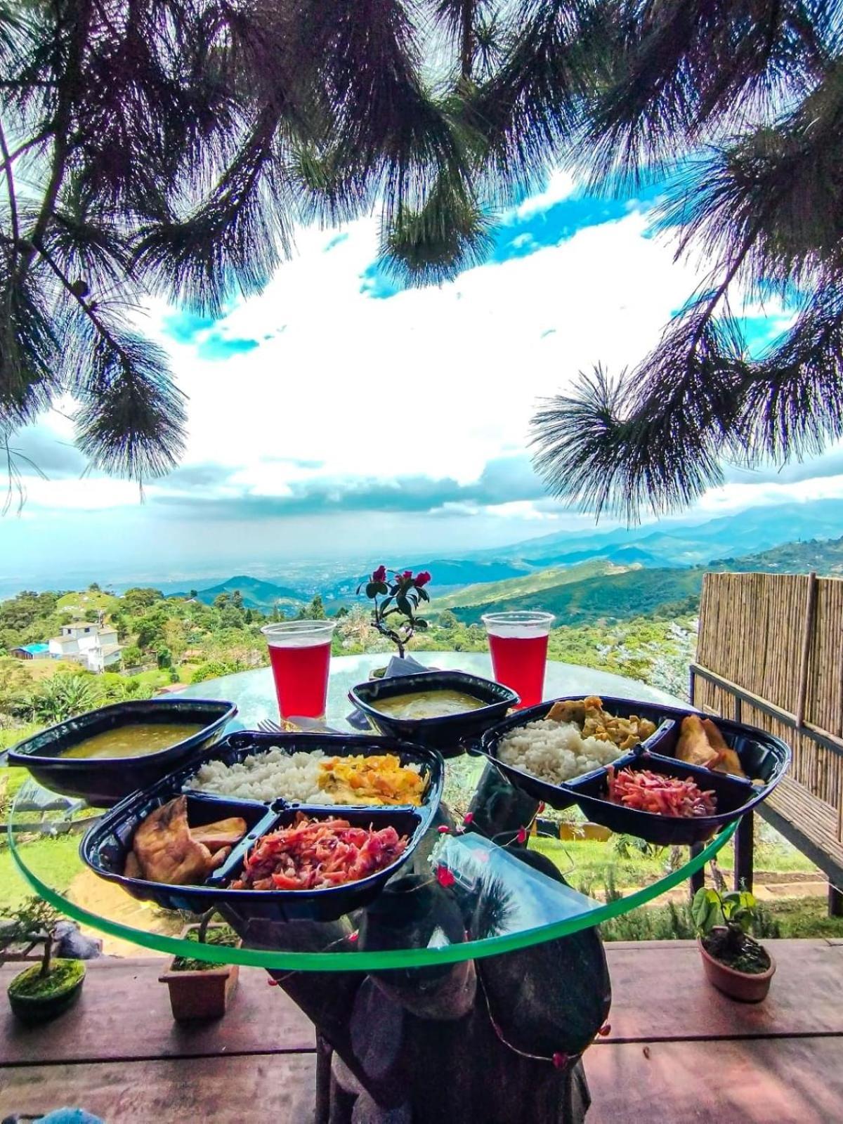 Romero Glamping Y * Cali